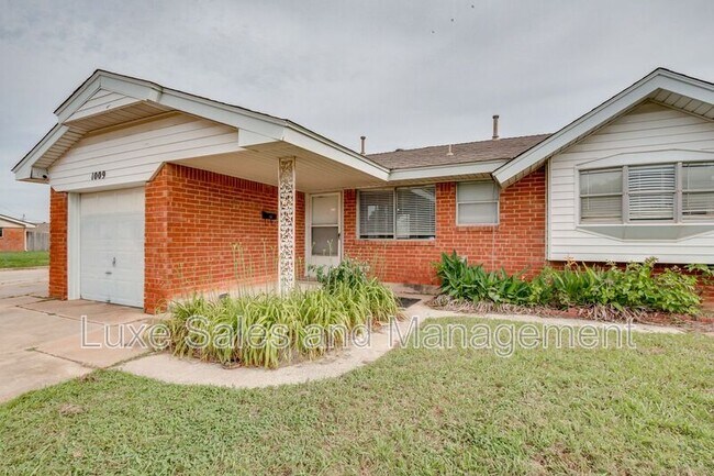 Photo - 1009 NW 12th St House