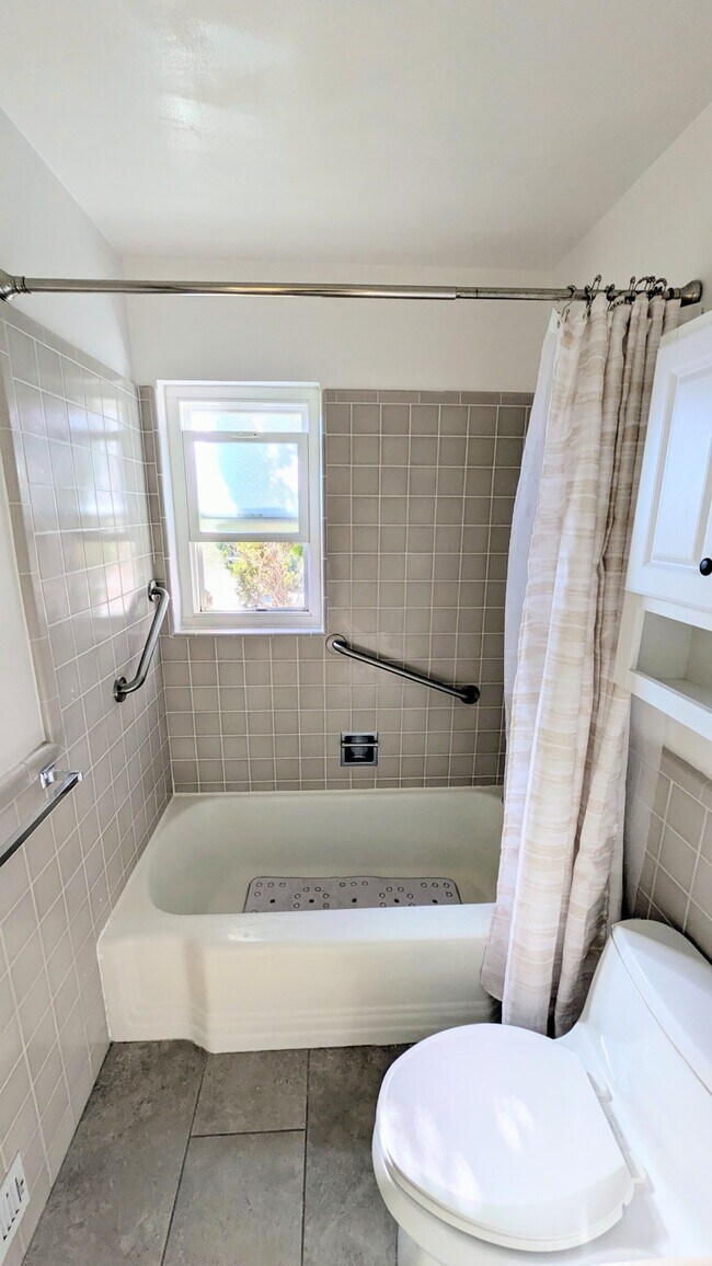 Foto del edificio - 1726 Sequoia Ave