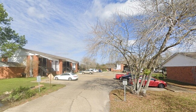 Building Photo - 1800 W 3rd St