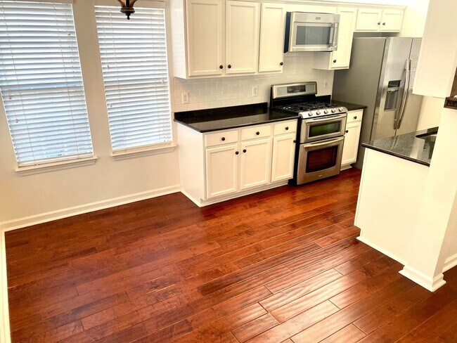 Foto del edificio - Charming 3-Bedroom Home for Rent in Prime ...