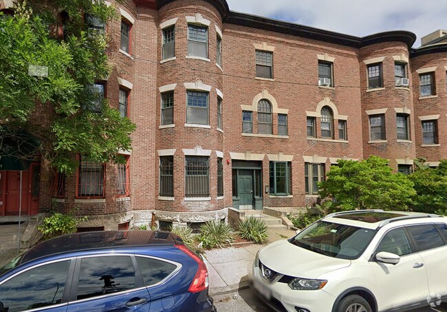 Building Photo - 533 Newbury St