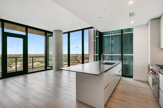 Building Photo - 610 Davis St