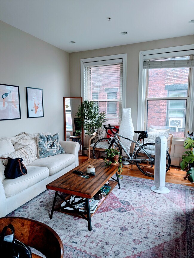 Building Photo - 483 Beacon St