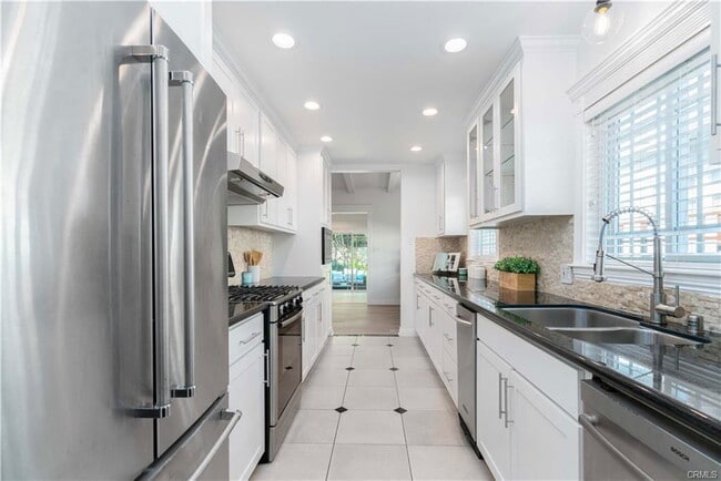 Building Photo - 1141 Tennyson St