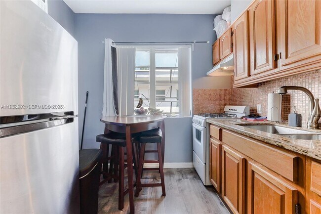 Foto del edificio - 1227 Euclid Ave