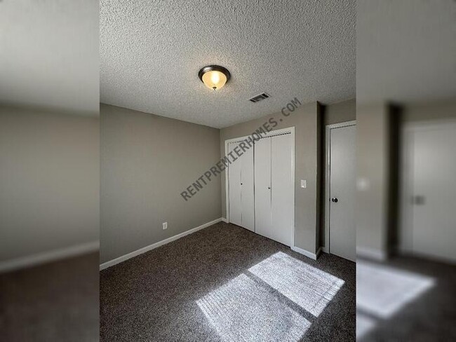 Building Photo - 1306 Ridge Rd