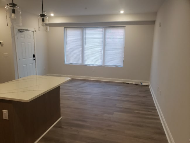 Foto del edificio - 953 Belmont Ave