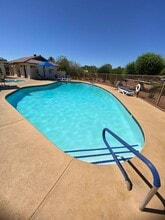 Building Photo - 5408 Cove Point Dr