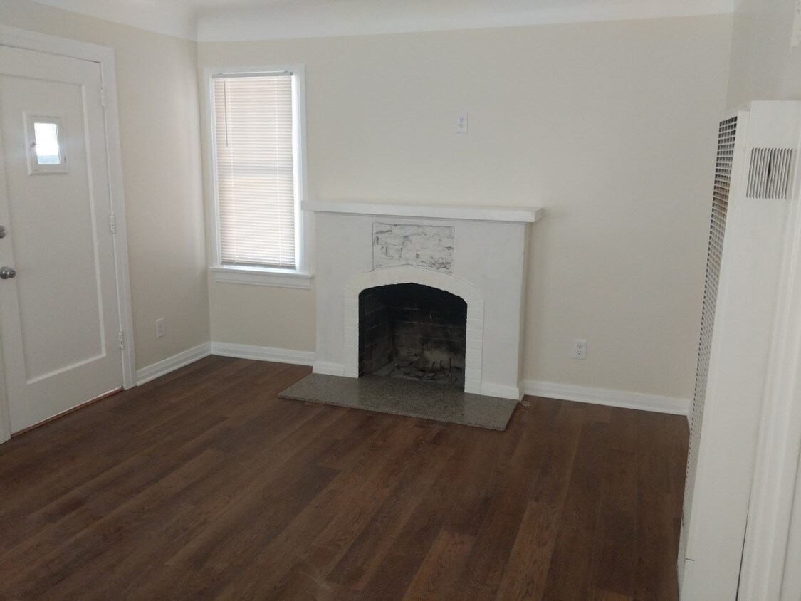 Primary Photo - 2844 Glenrose Ave