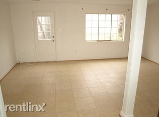 Building Photo - 3 br, 2.5 bath House - 14225 Castle Blvd