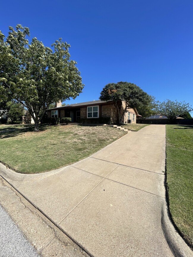 Foto del edificio - 7036 Crosstimbers Ln