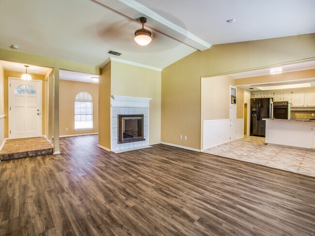 Building Photo - 6521 Lavano Dr