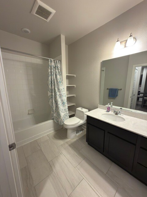 Foto del edificio - 460 E Fremont Pl