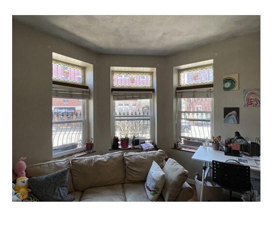 Building Photo - 65 Hemenway St