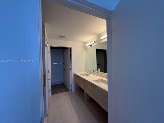 Building Photo - 16385 Biscayne Blvd