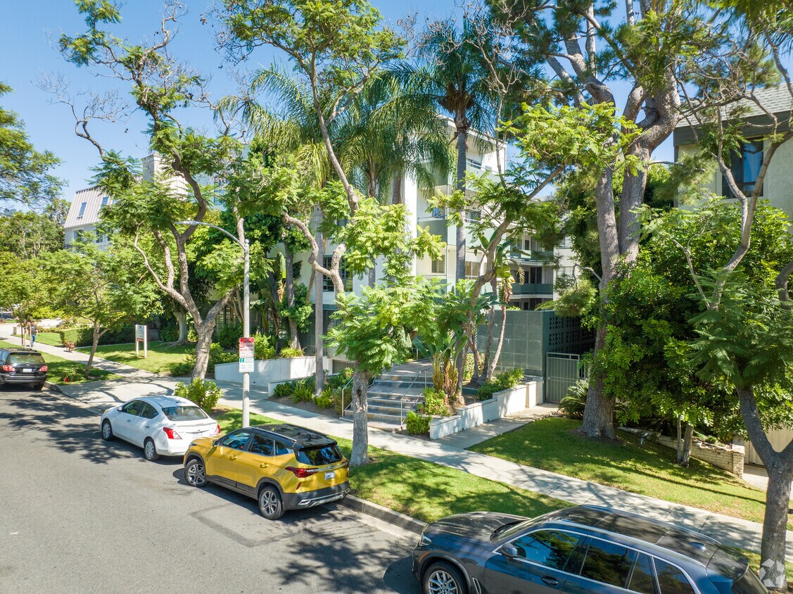 454 N Oakhurst Dr Multifamily in Beverly Hills, CA Westside Rentals
