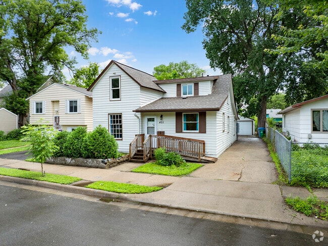 Building Photo - 451 Taylor St NE