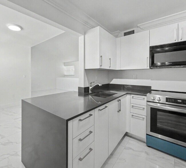 Foto del edificio - 10011 NW 8th St