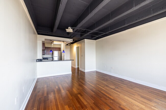 Building Photo - 2479 Peachtree Rd NE