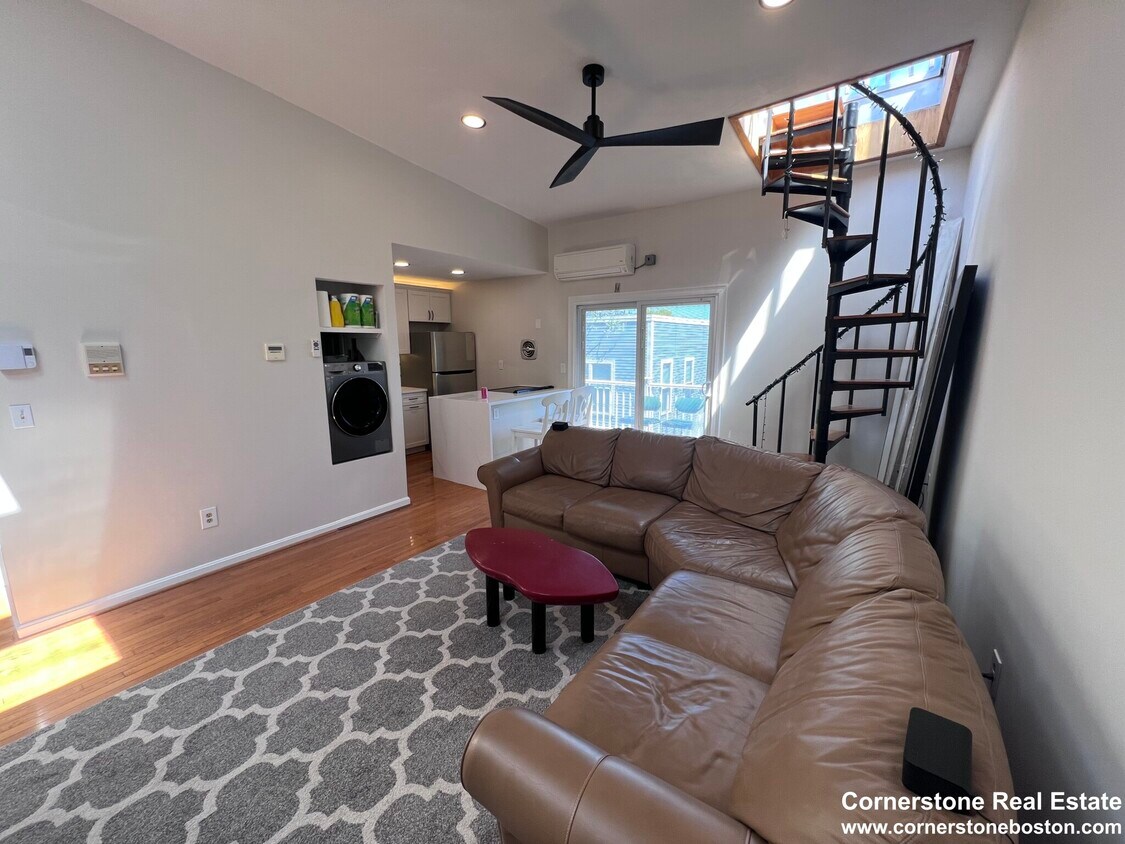 Primary Photo - 609 Dorchester Ave