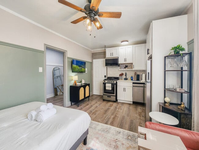 Foto del edificio - 2115 N Sedgwick St