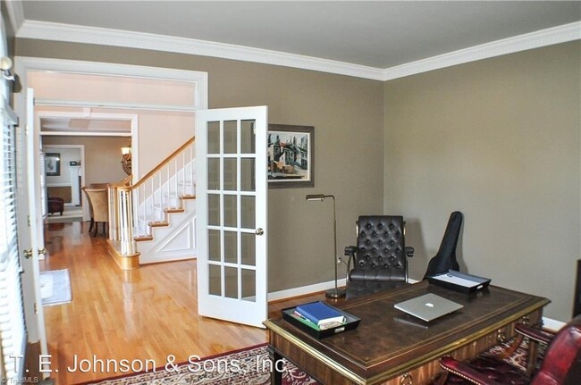 Building Photo - 4 br, 4 bath House - 3425 Willow Wind Dr