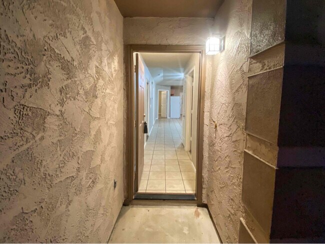 Foto del edificio - 327 S Water Ln