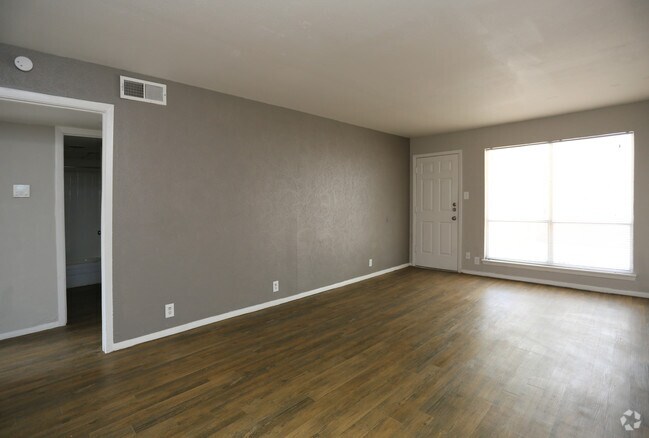 Monarch Court Apartments Dallas TX Apartments com Monarch Court Apartments Dallas TX Apartments com