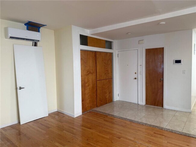 Foto del edificio - 2035 Bay Ridge Pkwy