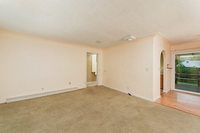 Building Photo - 3003 Nye Ln