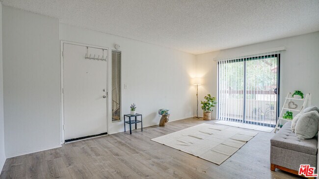 Foto del edificio - 28025 Sarabande Ln