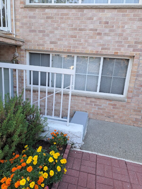 Primary Photo - 69 Brandis Ave