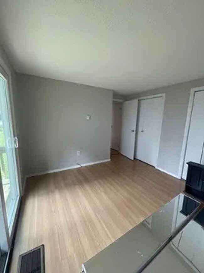 Building Photo - Charming 2BR Condo in Southbridge