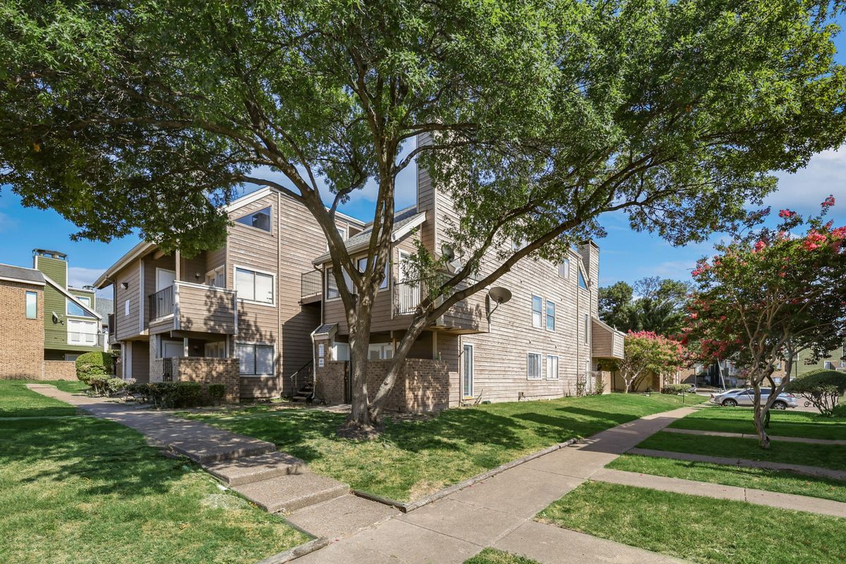 Foto principal - 9835 Walnut St