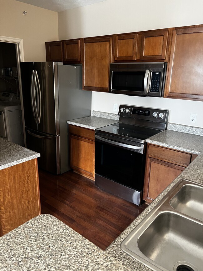 Foto del edificio - 17247 Gunther Blvd