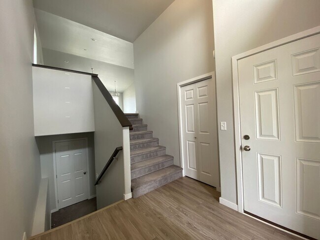 Foto del edificio - Beautiful 4 Bedroom Home by Brooks Harbor ...