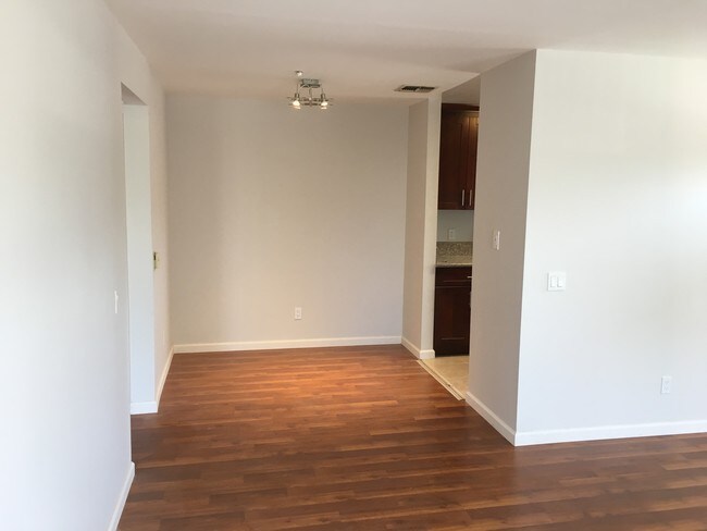 Diningroom - 420 Thompson Ave