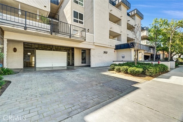 Foto del edificio - 2032 E Bermuda St