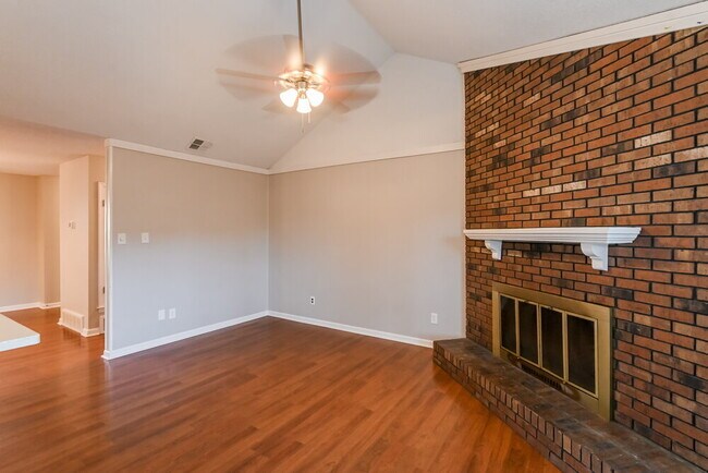 Foto del edificio - 7201 Skidmore Cove