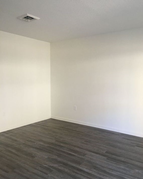 Foto del edificio - 5238 Cave Spring Ln