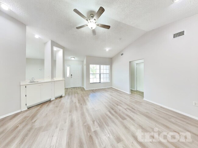 Foto del edificio - 1203 70th Dr E