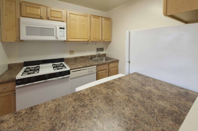 Building Photo - 2709 Hanson Ave