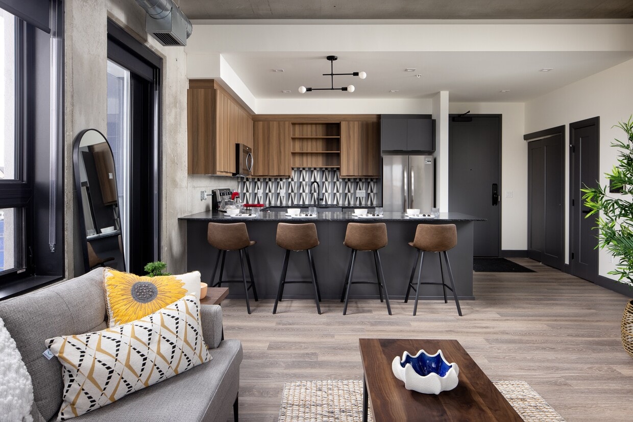 Primary Photo - Damask