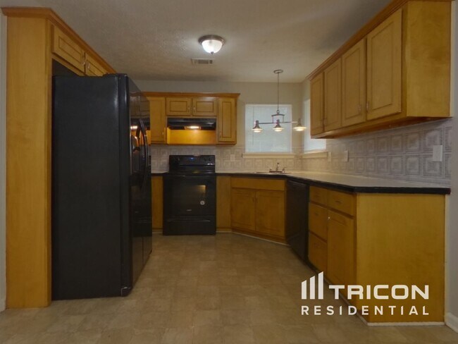 Building Photo - 25 Oakmont Ln