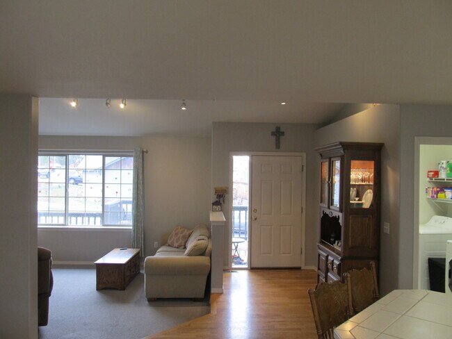 puerta principal - 2140 SW 35th Pl