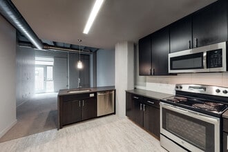 Building Photo - Roaster's Block