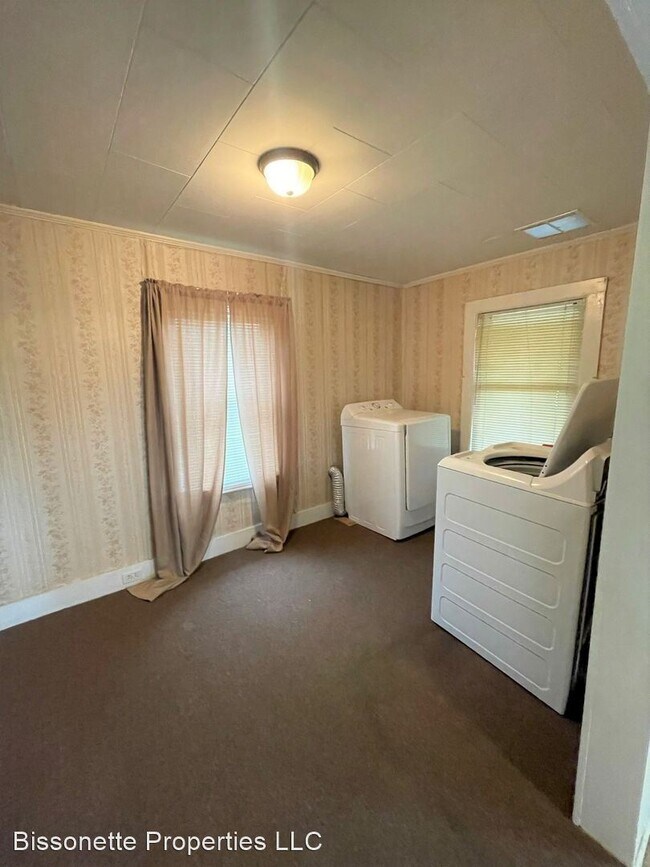 Foto del edificio - 4 br, 1 bath House - 353 Reynolds Rd