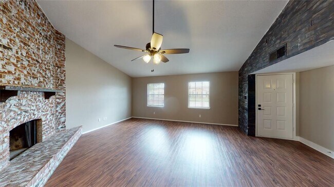 Foto del edificio - 8309 Chesham Dr