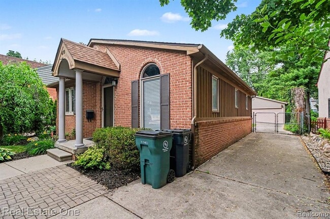 Building Photo - 418 Austin Ave
