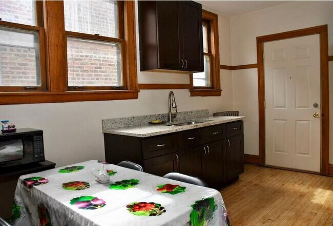Building Photo - 0 bedroom in CHICAGO IL 60634